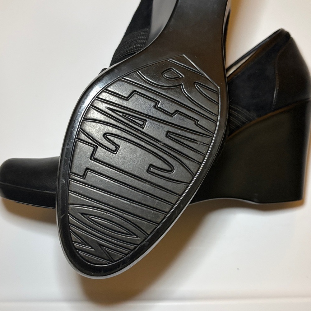 Kenneth Cole Reaction Black Wedge Shoes size 8.5, like new.